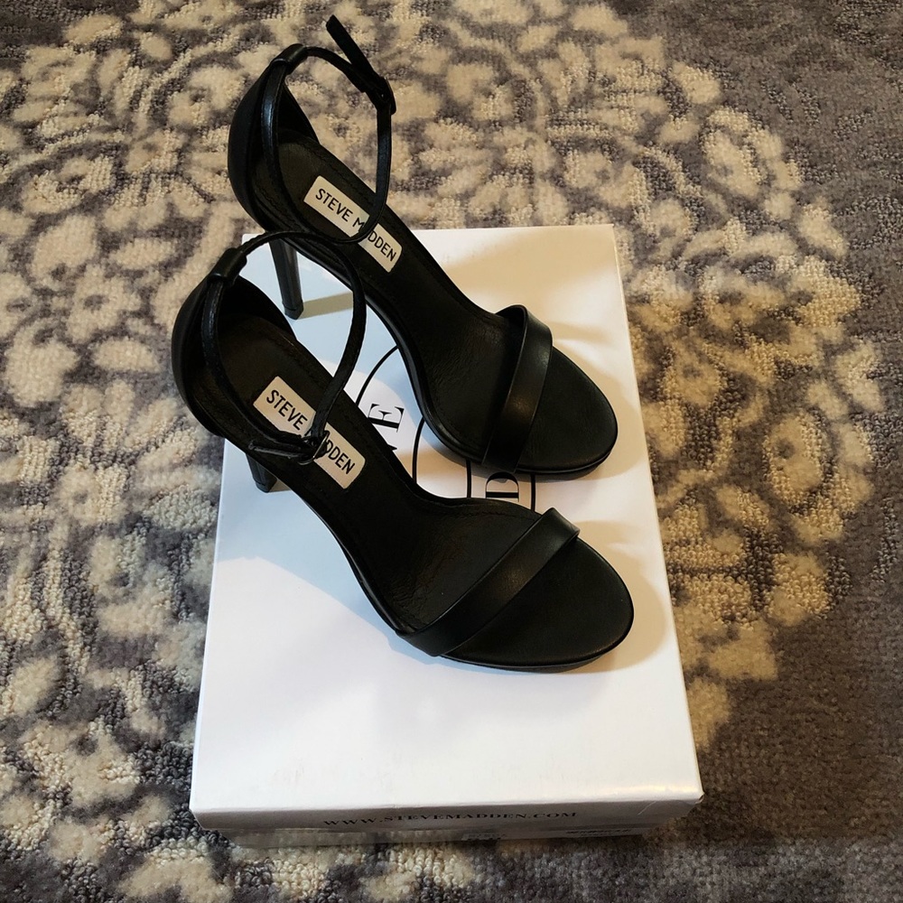 Stecy Black heel by Steve Madden